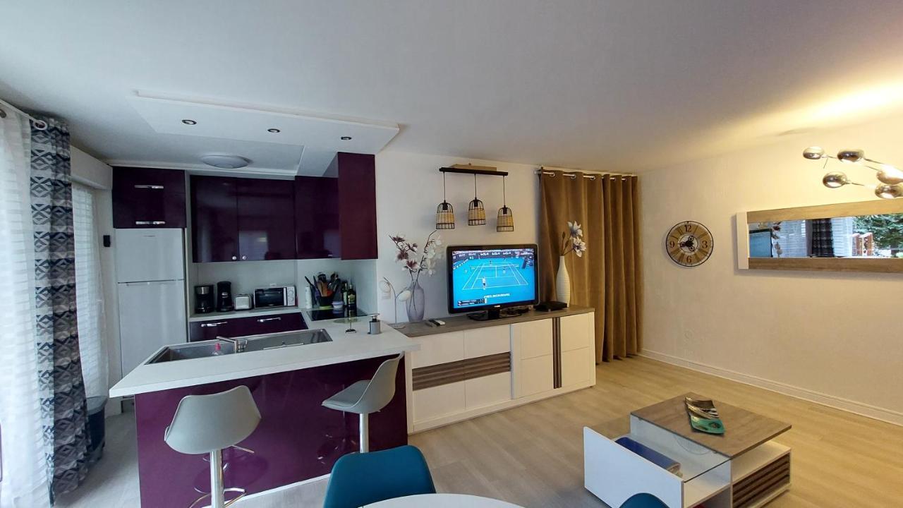 Charmant Appartement Residentiel Avec Terrasse, Jardin Privatif Et Piscine A Cannes カンヌ エクステリア 写真