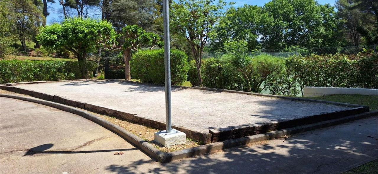 Charmant Appartement Residentiel Avec Terrasse, Jardin Privatif Et Piscine A Cannes カンヌ エクステリア 写真