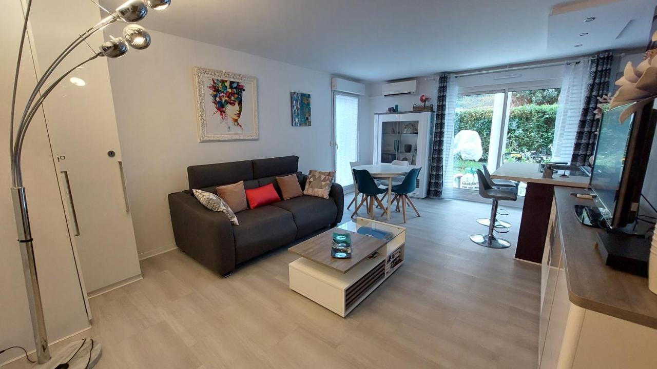 Charmant Appartement Residentiel Avec Terrasse, Jardin Privatif Et Piscine A Cannes カンヌ エクステリア 写真
