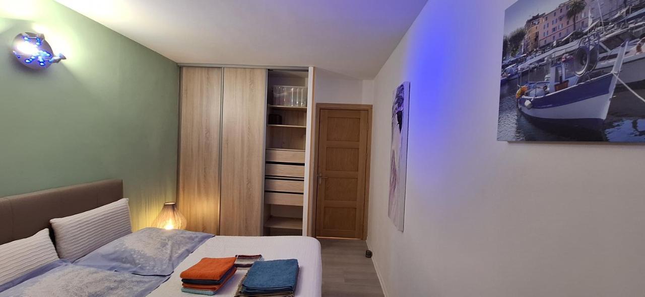 Charmant Appartement Residentiel Avec Terrasse, Jardin Privatif Et Piscine A Cannes カンヌ エクステリア 写真